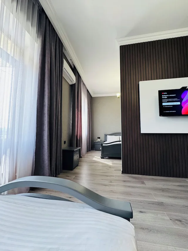 Family, 1 Queen and 1 Single Bed, Capital Hotel 1/5