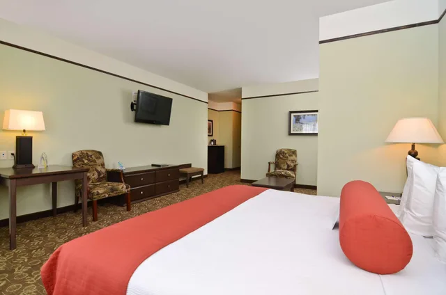 جناح بسرير كينج، Best Western Plus Emory At Lake Fork Inn And Suites 2/4