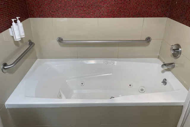 Room, Queen Bed, Days Inn by Wyndham Jersey City / NYC Area 5/6