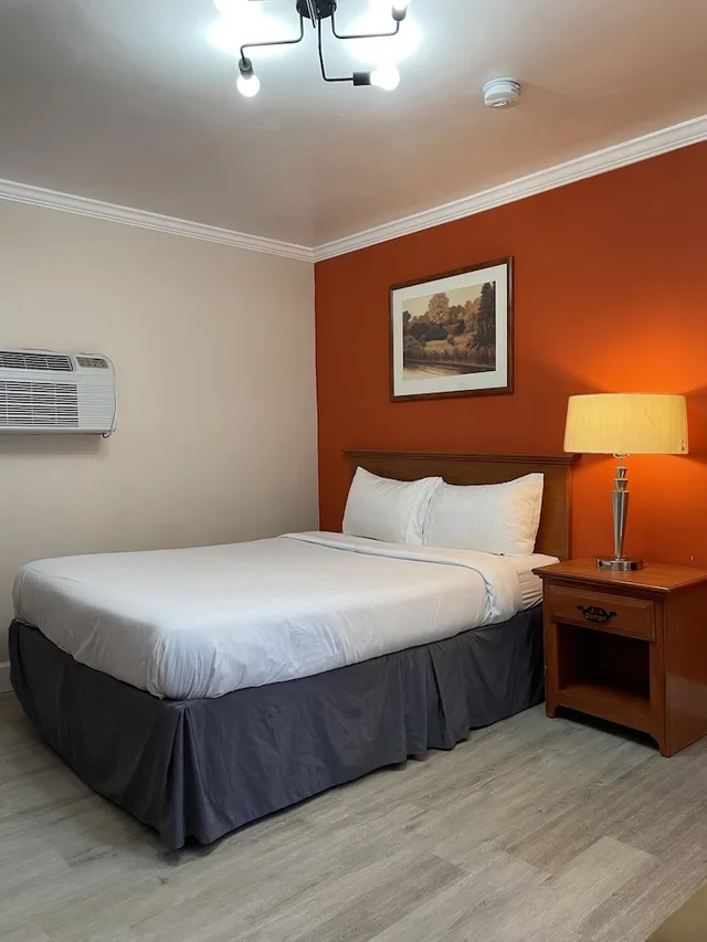 غرفة بسرير كوين، Howard Johnson by Wyndham Ridgecrest, CA 3/10