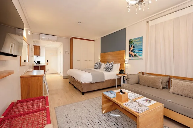 Studio, King Bed, New Wing، Harbour House Hotel 7/10