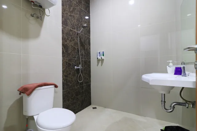 جناح جونيور، Locus Rooms by ZUZU 4/4