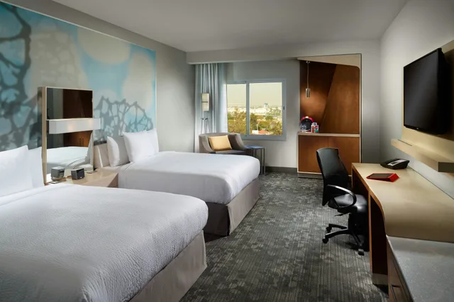 غرفة بسريرين كوين، Courtyard by Marriott Queretaro 1/3