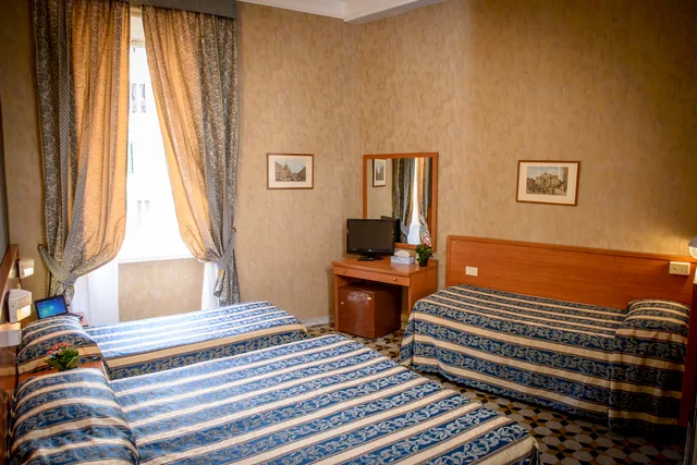 غرفة قياسية رباعية، Hotel Emmaus 2/4