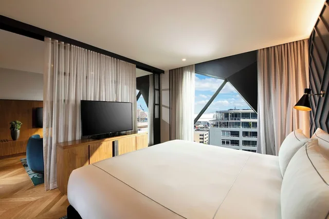 West, Suite, King Bed، West Hotel Sydney Curio Collection By Hilton 1/7