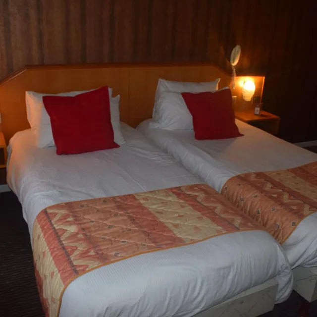غرفة بسريرين منفصلين، Metropol Hotel 8/10