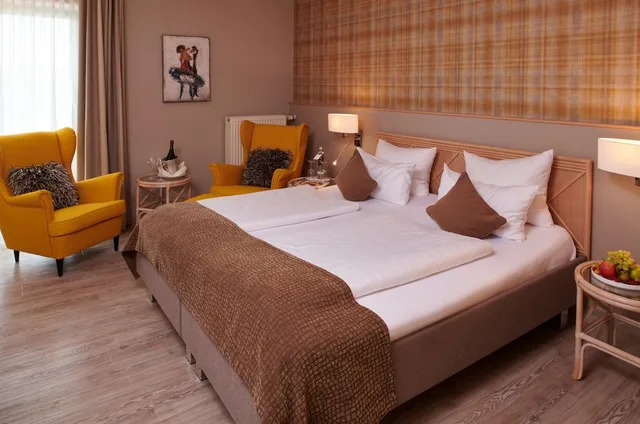 غرفة بريميوم بسرير كينج بشرفة، Parkhotel Weiskirchen 1/8