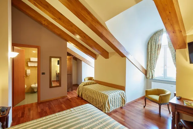 غرفة ثلاثية بسرير كوين وسرير فردي، Hotel Liberty 10/10