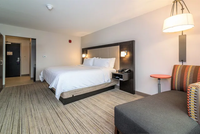 غرفة قياسية بسرير فردي، Holiday Inn Express Suites Allen Park 2/3
