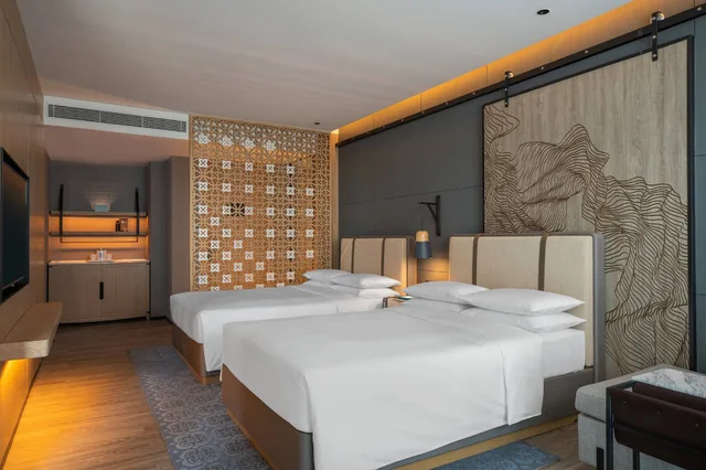 غرفة بسريرين مزدوجين بإطلالة على البحر، Renaissance Xiamen Hotel 6/10