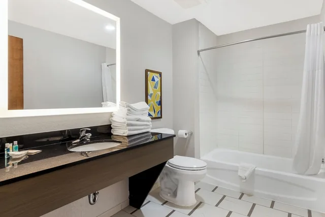 غرفة قياسية بسريرين كوين في الطابق الأرضي، Comfort Inn & Suites Watervliet 7/7