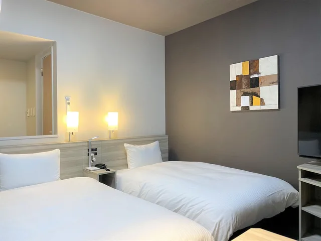 غرفة قياسية بسريرين منفصلين، Hotel Route Inn Shikoku Chuo 1/2