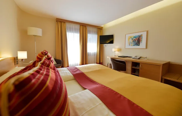 Room, Double Bed, Lake Side, Seehotel Rust 1/10