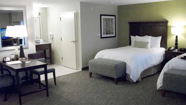 جناح بسريرين كوين، Hampton Inn Suites Manteca 4/9