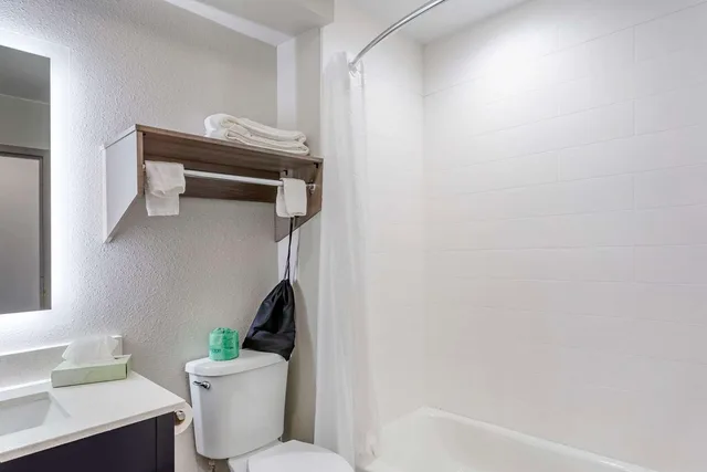 غرفة بسريرين كوين، Quality Inn Ripley, WV 3/3