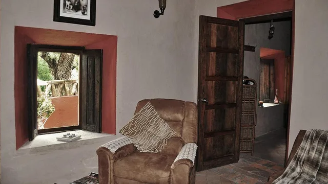جناح بسرير كينج بجاكوزي، Hacienda Sepulveda Hotel Spa 3/8