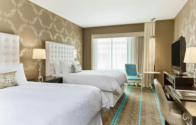 غرفة ديلوكس رباعية لذوي الإعاقة، The Nines A Luxury Collection Hotel Portland 2/3