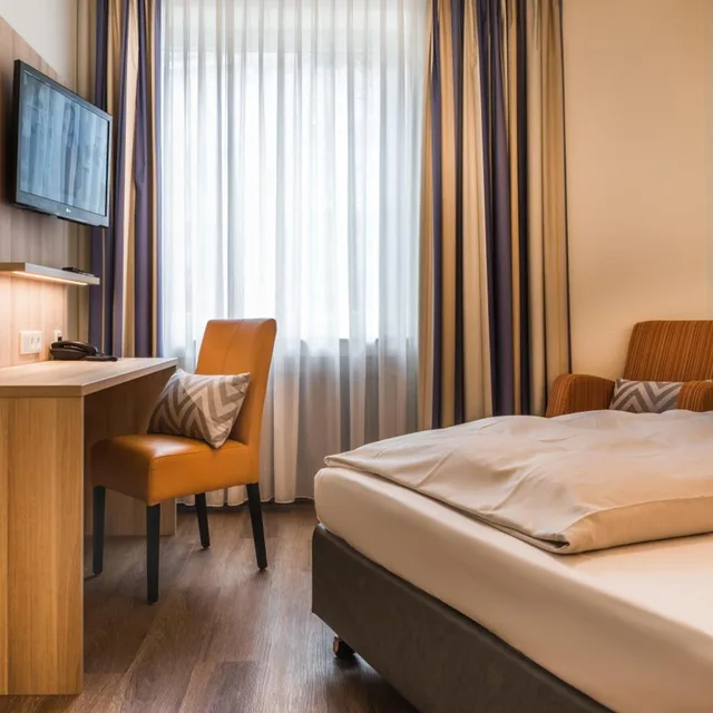 Standard, Single, Hotel Am Stadtpark Hilden 6/15