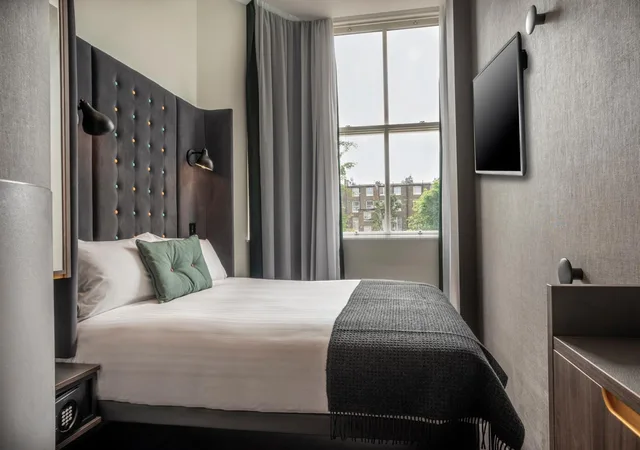 Cozy, Single Bed, No Window، Point A Hotel Kensington Olympia 1/1