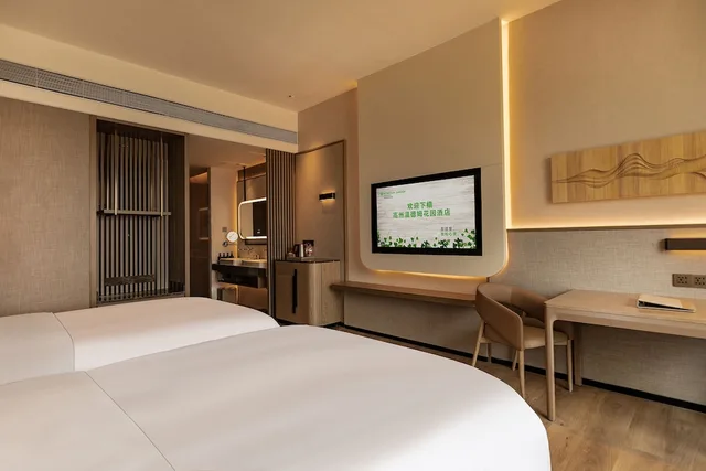 Superior, 2 Double Beds, City View, Wyndham Garden Gaozhou 1/5