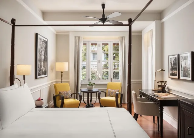 Suite, King Bed, Balcony, Raffles Hotel Le Royal 1/5