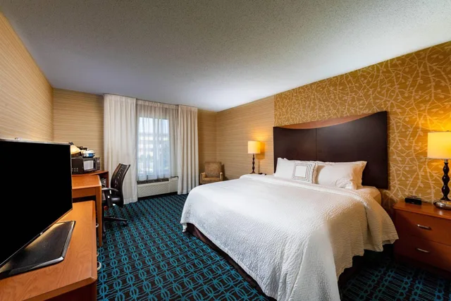 غرفة بسريرين كوين بحوض استحمام لذوي الإعاقة، Fairfield Inn by Marriott Battle Creek 2/7