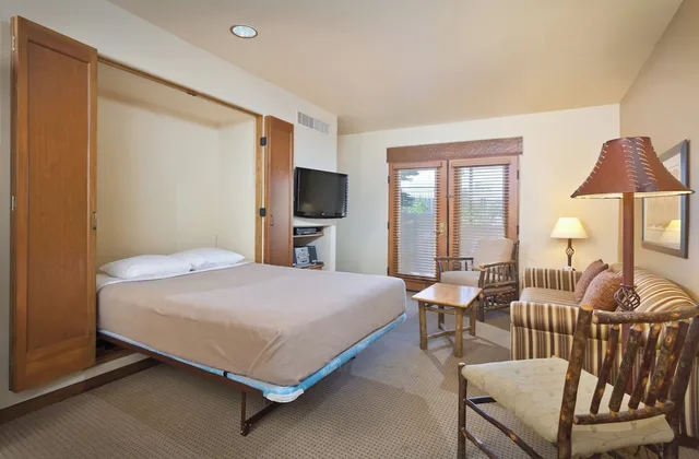 1 Bedroom, Deluxe, Suite, King Bed, Murphy Bed, Kitchenette، Worldmark Taos 1/9