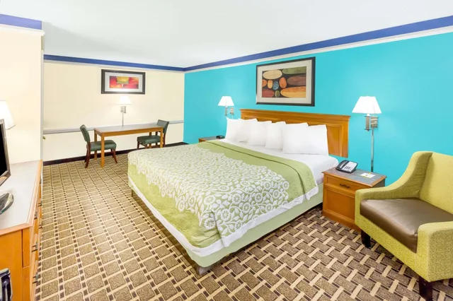غرفة بسرير كينج للمدخنين، Days Inn By Wyndham Little Rock/Medical Center 1/4