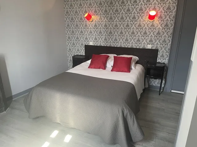 Classic, Double Bed, Au Chapon Fin 2/4