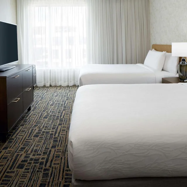 جناح بغرفتي نوم مع أريكة، Homewood Suites by Hilton Montreal Midtown 3/9