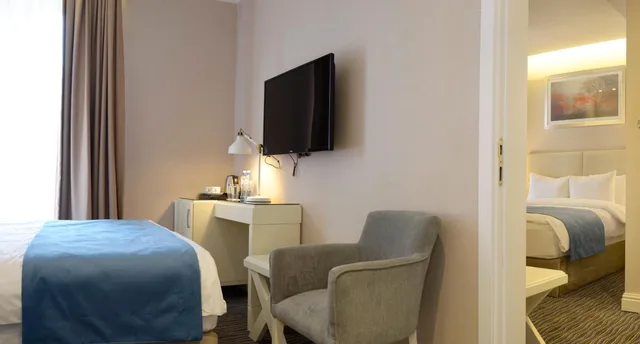 غرفة عائلية، City Avenue 2/4