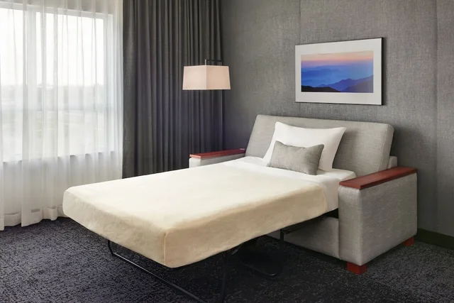 استوديو بسريرين كوين مع أريكة، Courtyard Calgary Airport 4/7