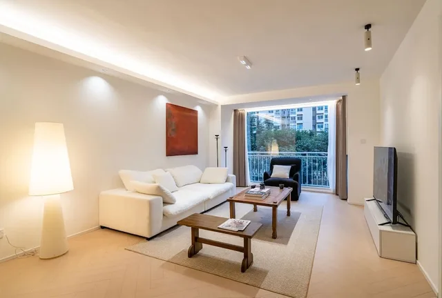 2 Bedrooms, Senior, Apartment, 1 Queen and 1 Double Bed, Book and Bed-People's Square 7/8