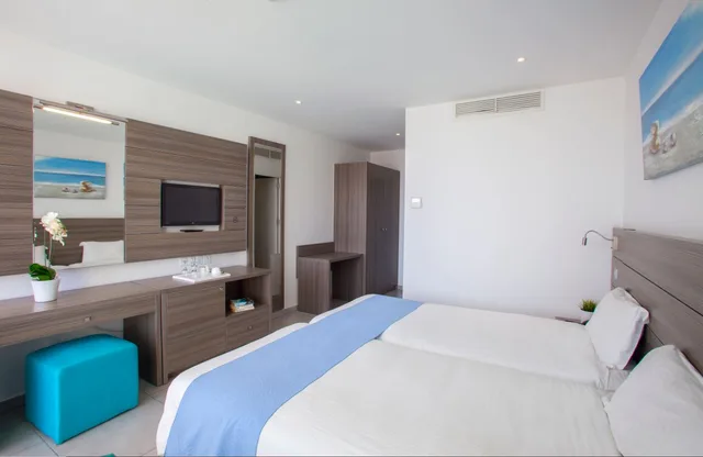 غرفة سوبيريور مفردة، Limanaki Beach Hotel & Suites 1/1