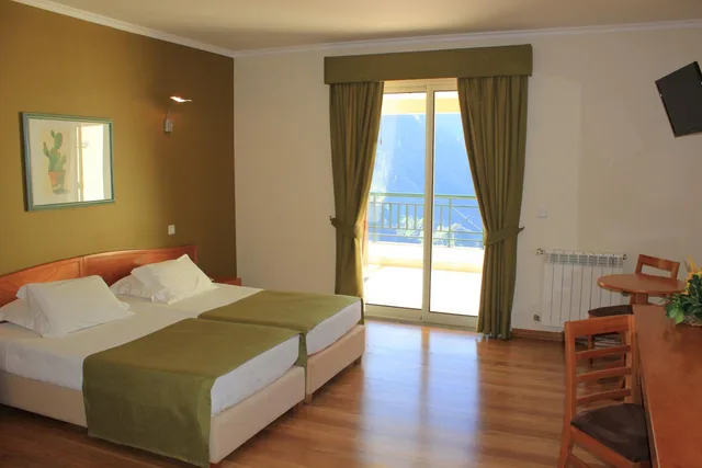جناح بشرفة، Eira do Serrado Hotel and Spa 1/9