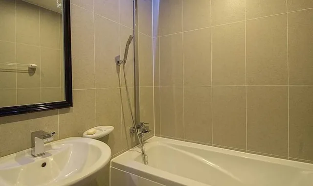 غرفة بسرير مزدوج وسرير فردي، Jk Hotel 8/10