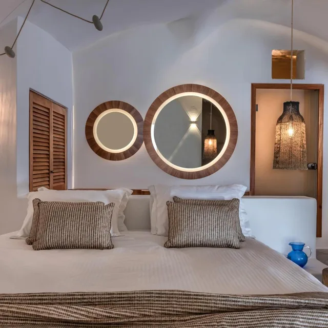 Senior, White, Villa, Hot Tub, Annex، White 1/2