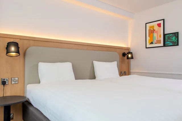 غرفة قياسية بسريرين منفصلين، HOLIDAY INN BRISTOL FILTON 5/9