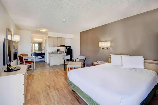 غرفة بسريرين كوين بمطبخ للمدخنين، Studio6 Tucson, AZ - Irvington Road 1/1