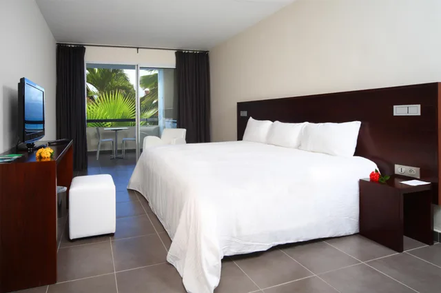 غرفة سوبيريور بسرير كينج، Mahogany Hotel Residence & Spa 1/1