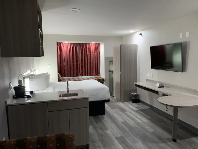 Studio, Suite, Queen Bed, Microtel Inn And Suites Clarksville 4/5