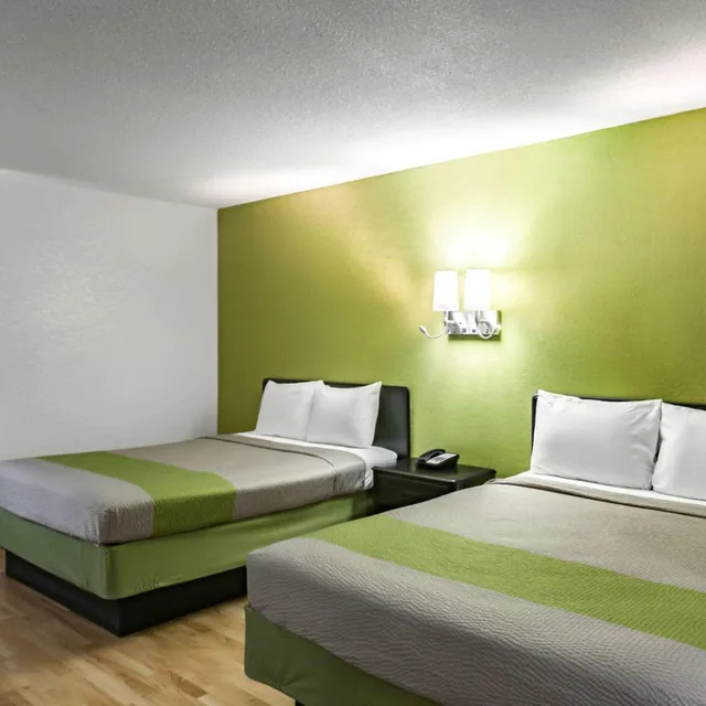Room, Quadruple, Accessible, Motel6 Augusta, KS 4/9