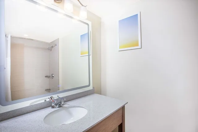 جناح بسرير كينج، Days Inn & Suites by Wyndham Kearney 4/7