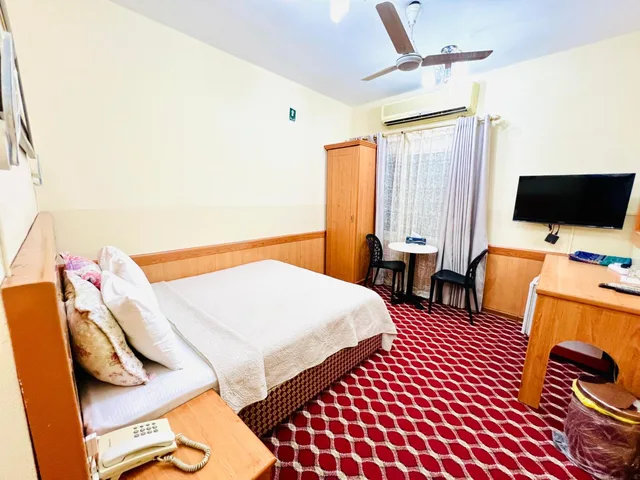 Room, King Bed, Al Ahrar Hotel 2/8
