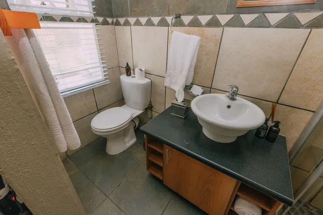 Blue, Budget, Double Bed، Beetleloop Guest House 3/3