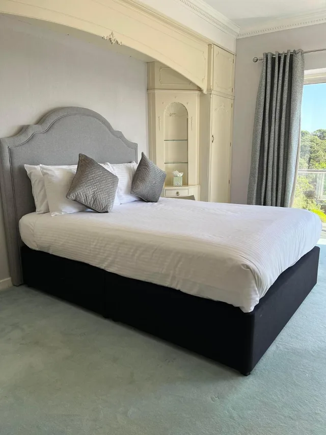 2 Bedrooms, Suite, Apartment, Sea View، Riviera Hotel Holiday Apartments Alum Chine 1/4