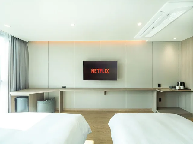 غرفة ديلوكس بسرير كوين وسرير فردي، Jeju Bolton Hotel 3/7