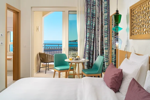 غرفة غراند ديلوكس بسرير كينج بإطلالة على البحر، The Chedi Lustica Bay Hotel 7/10