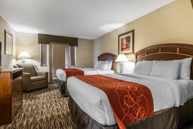 جناح بسريرين كوين بشرفة، Comfort Suites At Evergreen Parkway 3/6