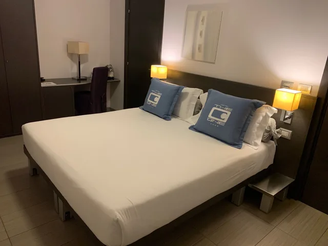 غرفة بسرير كوين، Hotel The One 2/3